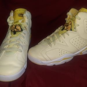 Nike Jordans size 6y